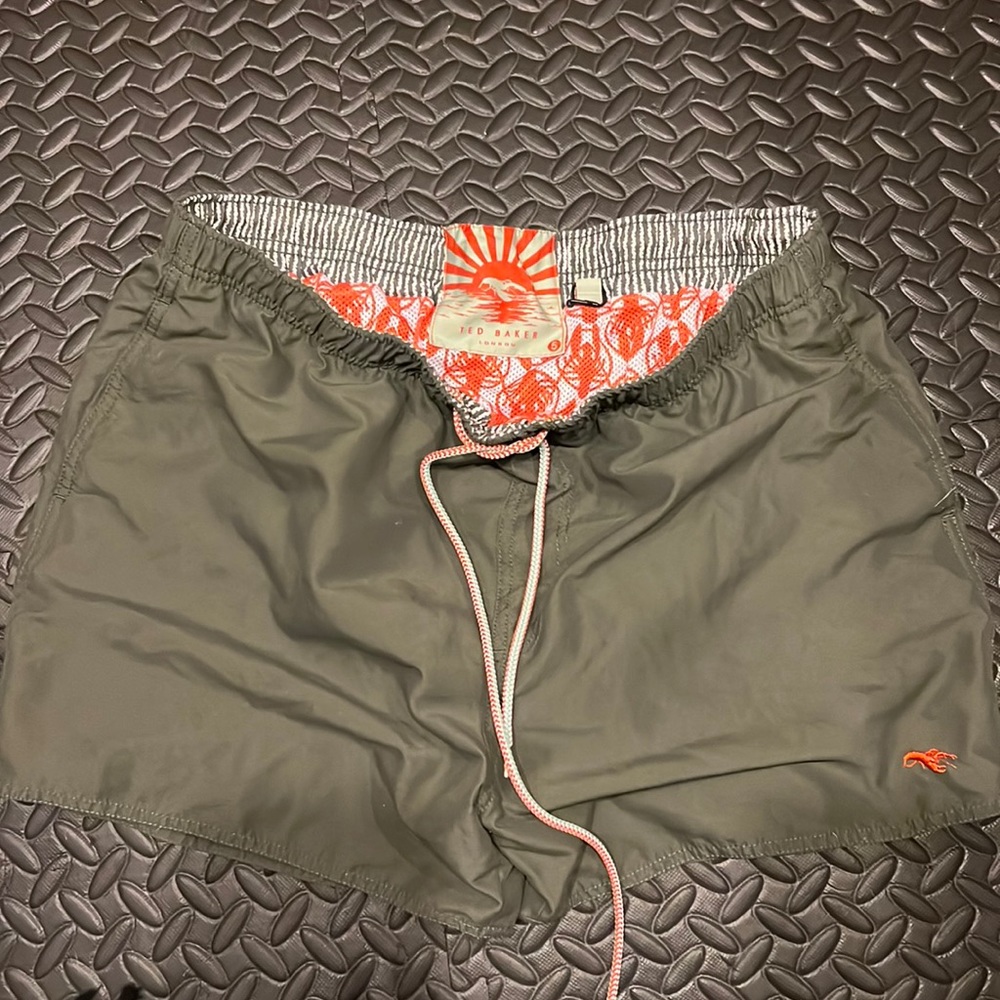 Ted baker London size 5 men’s lobster swimsuit khaki green with drawstring